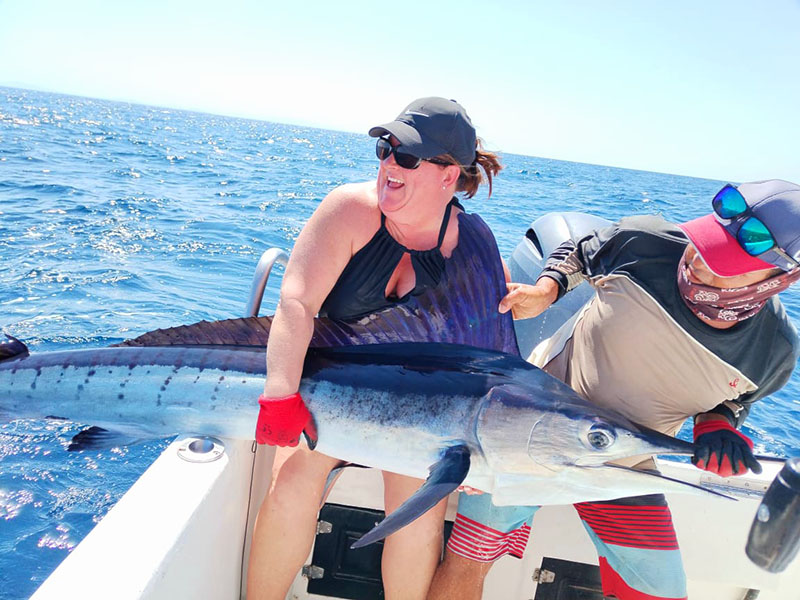 Blue Marlin Fishing - Boat 100% Positivo