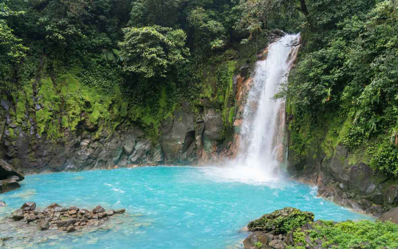 Rio Celeste waterfall