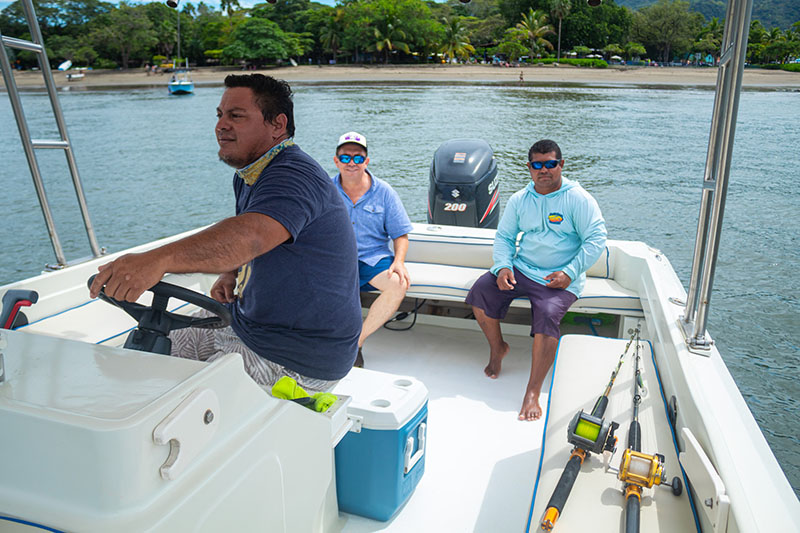 Fishing charters in Papagayo on the fishing boat Macarela